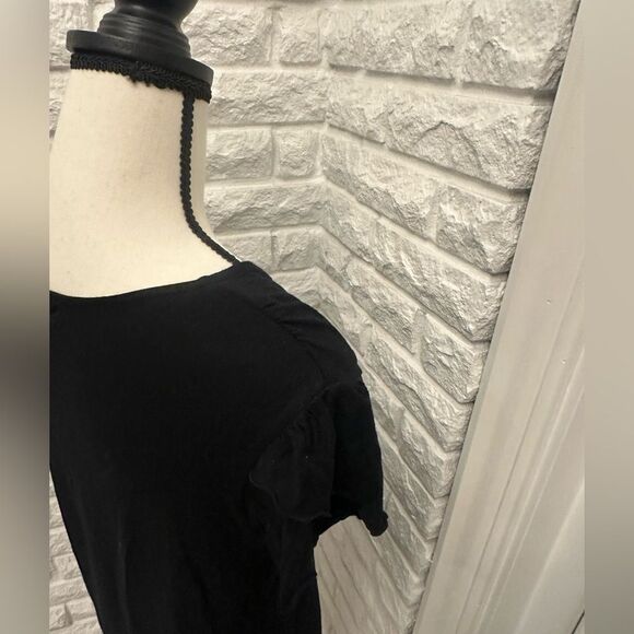 WD•NY Short Sleeve Front Twist V-Neck Top - Picture 6 of 6